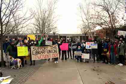 Brandeis librarians rally community in bid for fair contract